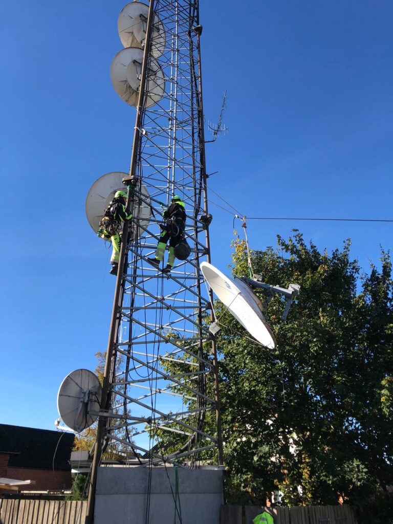 Scanclimb – Erhvervsklatrer antennemast