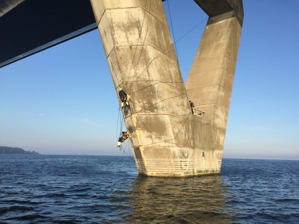 Scanclimb – Erhvervsklatrer farobrøn pylon